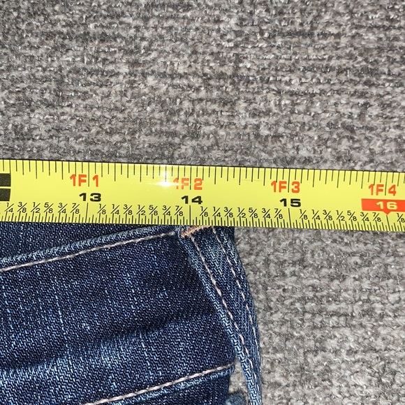 7 For All Mankind DOJO Capris - Picture 7 of 9